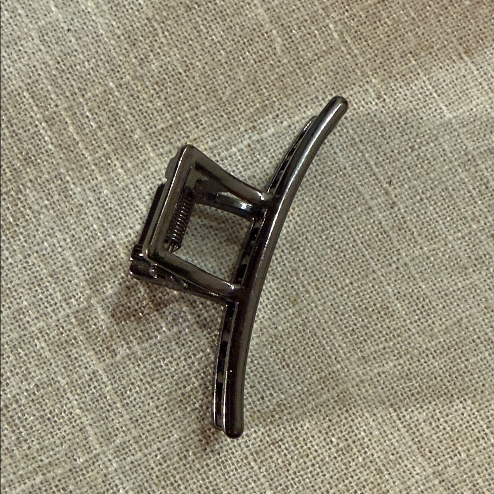 Kitsch Sleek gunmetal minimal Black Hair clip Accessory 4”